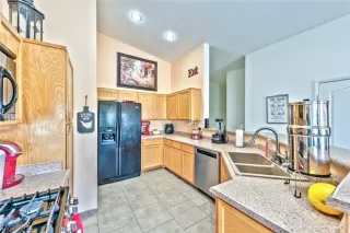 Photo #3: 2413340 Listing