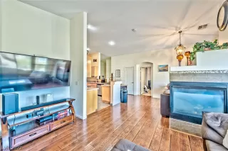 Photo #6: 2413340 Listing