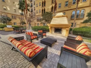 Photo #4: 2413347 Listing