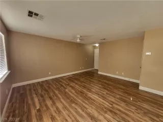 Photo #4: 2413357 Listing 