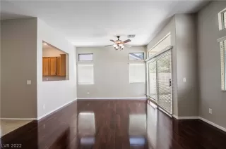 Photo #5: 2413377 Listing 