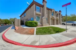 Photo #1: 2413402 Listing