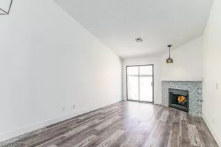 Photo #6: 2413440 Listing