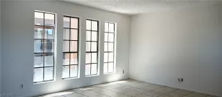 Photo #4: 2413477 Listing