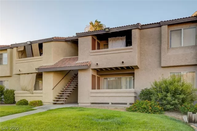 MLS: 2413483 Condo For Sale