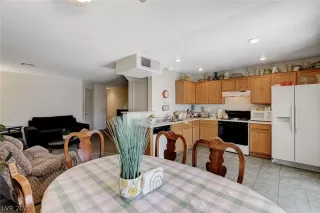 Photo #6: 2413530 Listing 