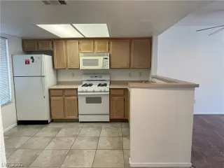 Photo #4: 2413554 Listing 