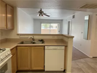 Photo #6: 2413554 Listing 