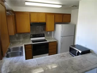 Photo #3: 2413581 Listing 