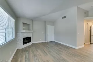 Photo #5: 2413635 Listing