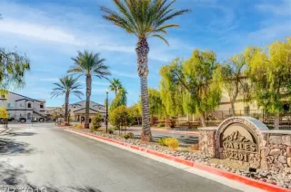 Photo #5: 2413636 Listing 