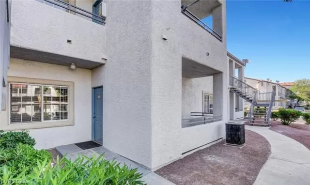 MLS: 2413647 Condo For Sale