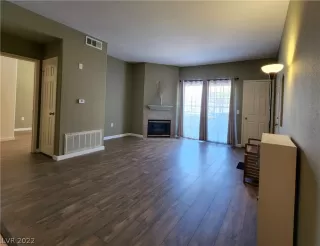 Photo #2: 2413647 Listing