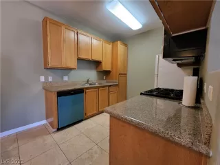 Photo #3: 2413647 Listing