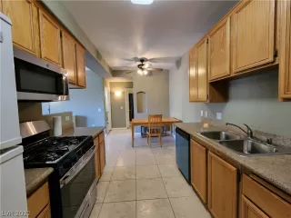 Photo #4: 2413647 Listing