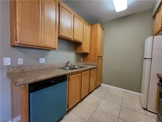 Photo #6: 2413647 Listing