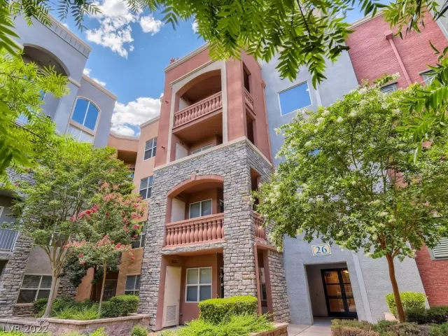 MLS: 2413648 Condo For Sale