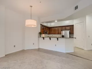 Photo #3: 2413648 Listing