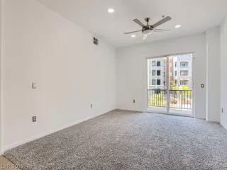 Photo #4: 2413648 Listing