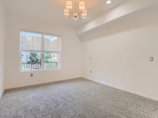 Photo #5: 2413648 Listing