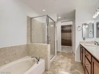 Photo #6: 2413648 Listing