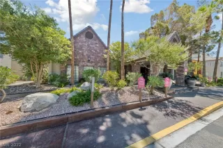 Photo #2: 2413672 Listing 