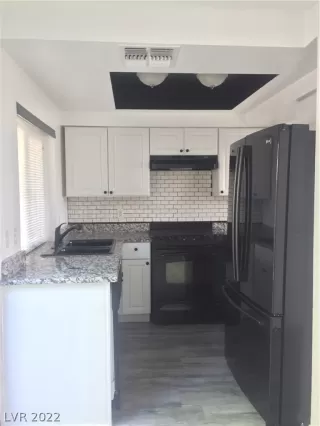 Photo #2: 2413692 Listing 