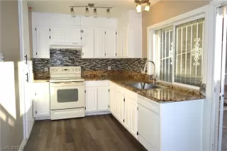 Photo #1: 2413701 Listing 