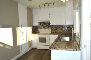 Photo #2: 2413701 Listing 