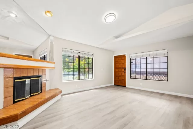 MLS: 2413705 Condo For Sale