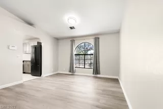 Photo #1: 2413705 Listing 