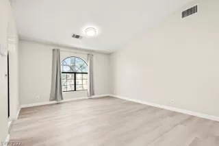 Photo #2: 2413705 Listing 