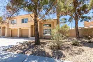 Photo #2: 2413719 Listing