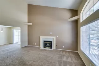 Photo #4: 2413719 Listing