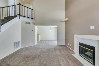 Photo #6: 2413719 Listing