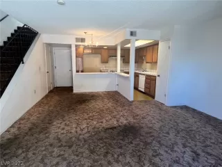 Photo #2: 2413725 Listing