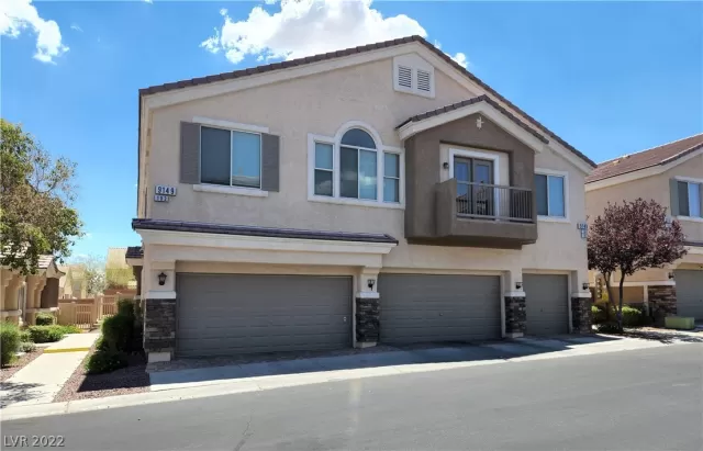 MLS: 2413733 Condo For Sale