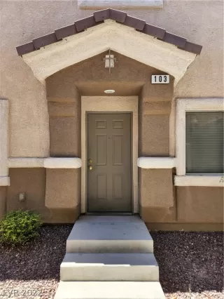 Photo #2: 2413733 Listing 