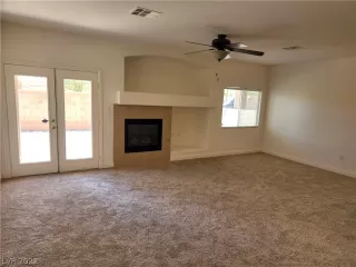 Photo #3: 2413733 Listing 