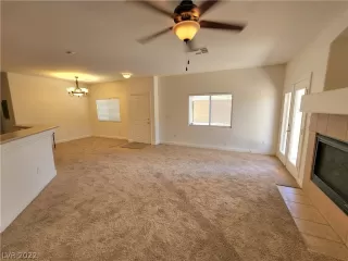 Photo #5: 2413733 Listing 