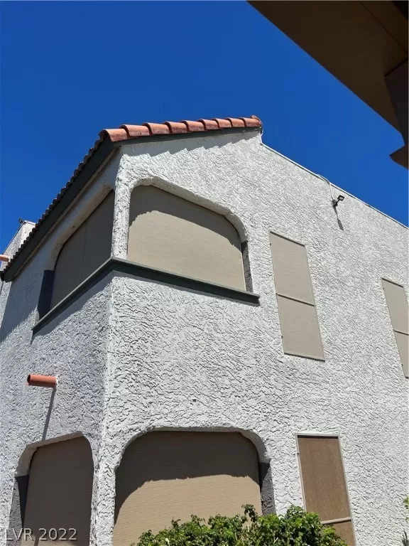 MLS: 2413742 Condo For Sale