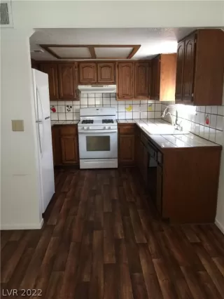 Photo #1: 2413777 Listing