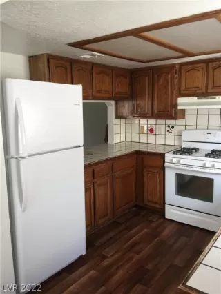 Photo #2: 2413777 Listing