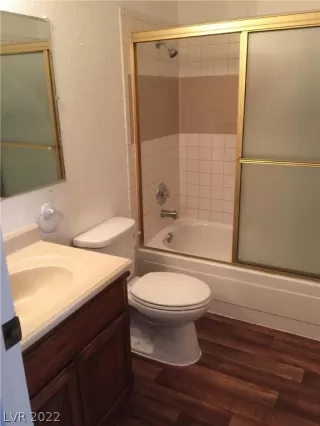 Photo #6: 2413777 Listing