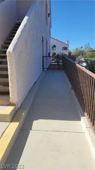 Photo #3: 2413797 Listing