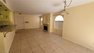 Photo #5: 2413797 Listing