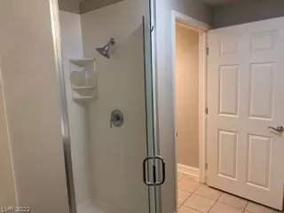 Photo #5: 2413807 Listing