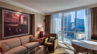 Photo #6: 2413858 Listing