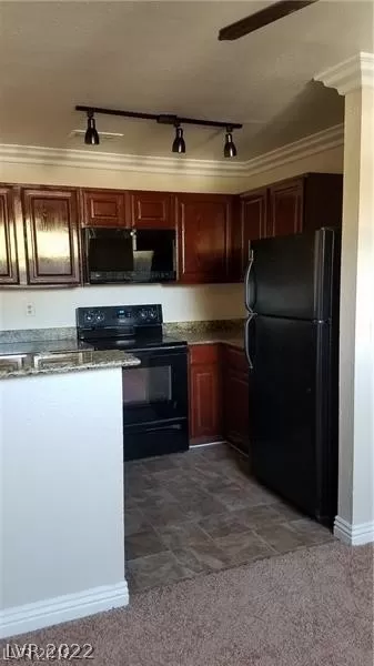 MLS: 2413878 Condo For Sale