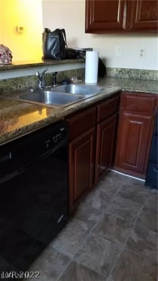 Photo #1: 2413878 Listing